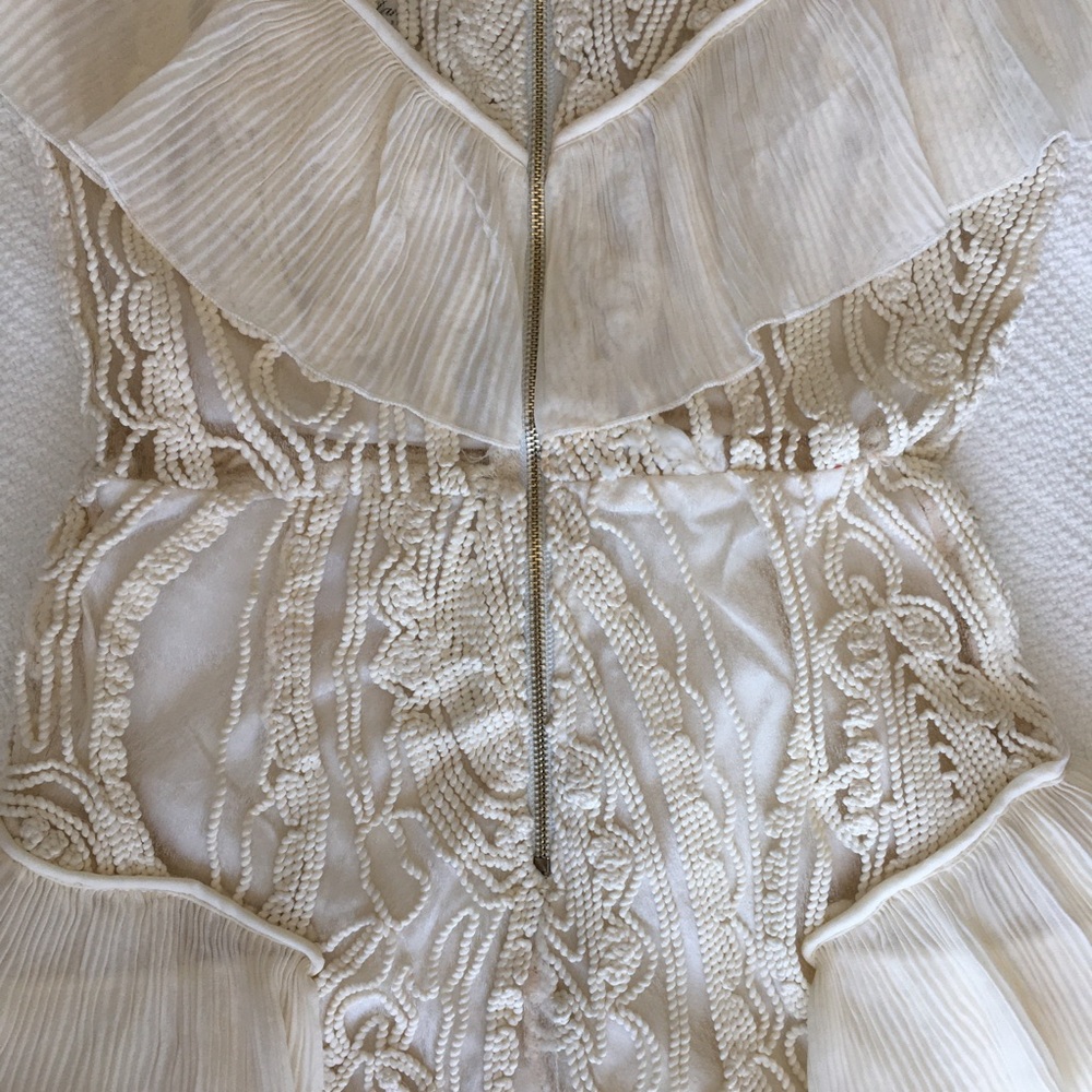 Beautiful cream pleated ruffle rope braid romper - Picture 7 of 8